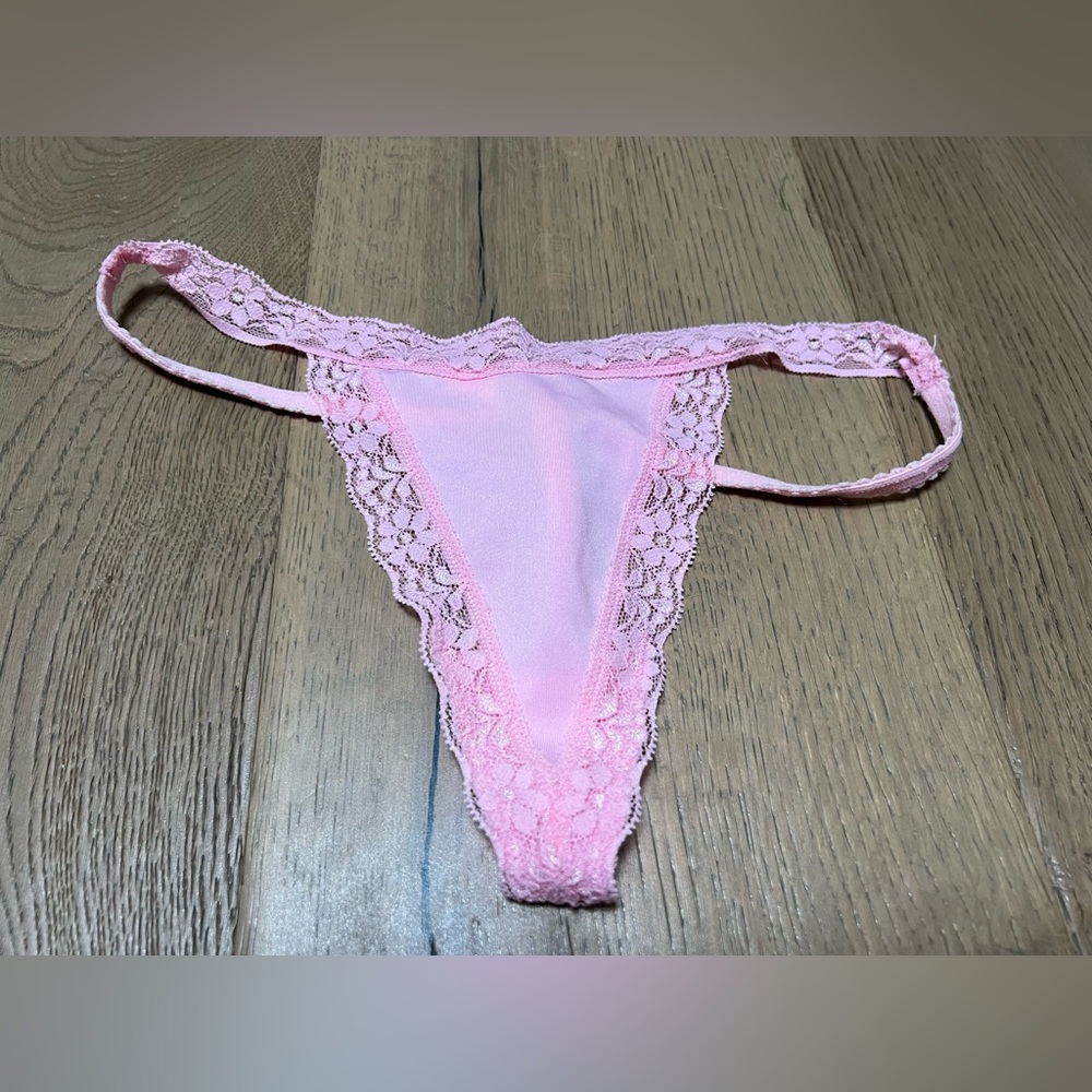 NWOT Vintage Victora’s Secret sweet pink panty in size XS/S